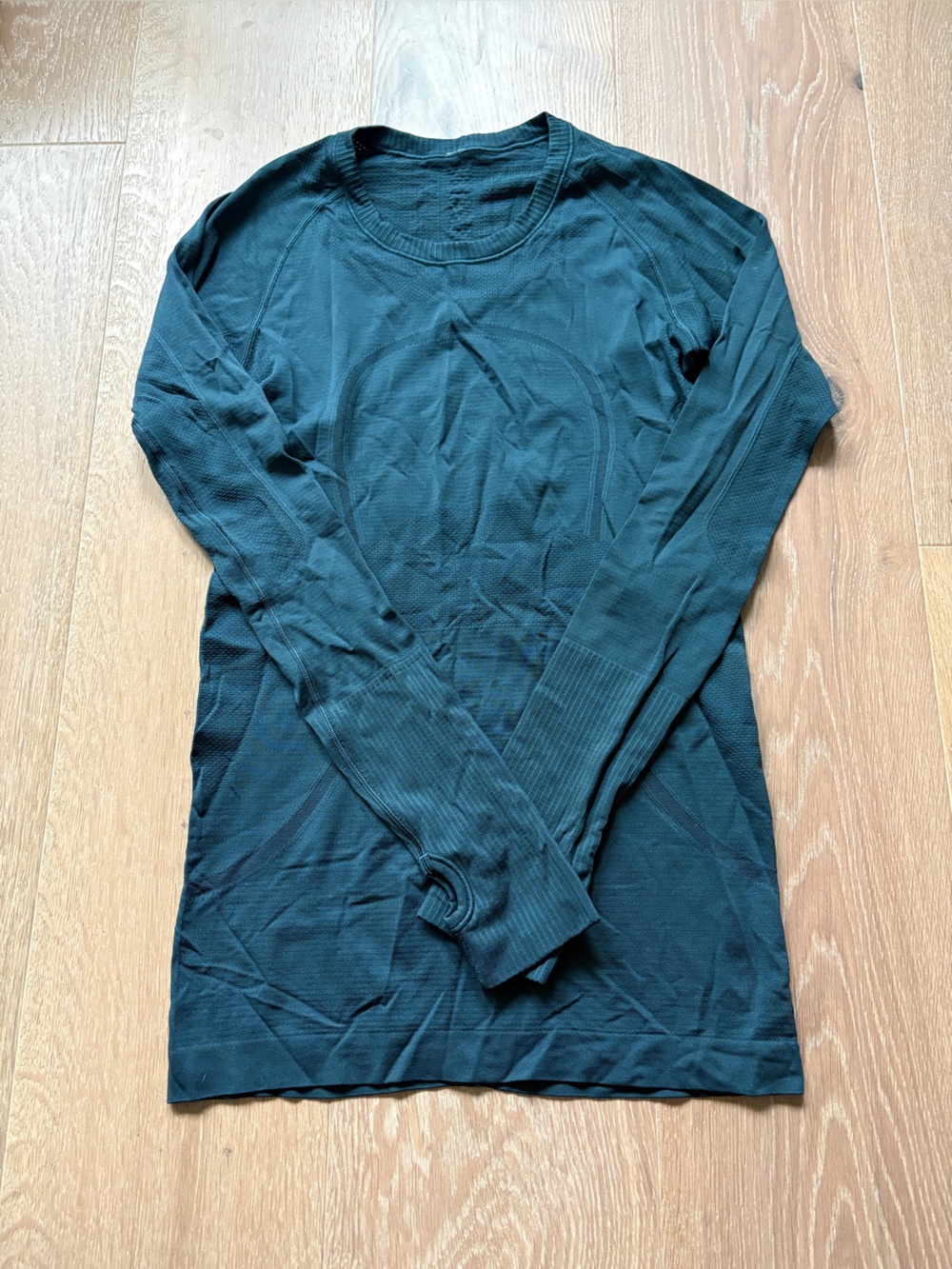 EUC Lululemon 6 LS Swiftly teal